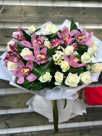 Букет цветов из: Розы и Хризантемы в Захарово