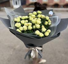 Букет Белые кустовые розы Солинеро в Захарово